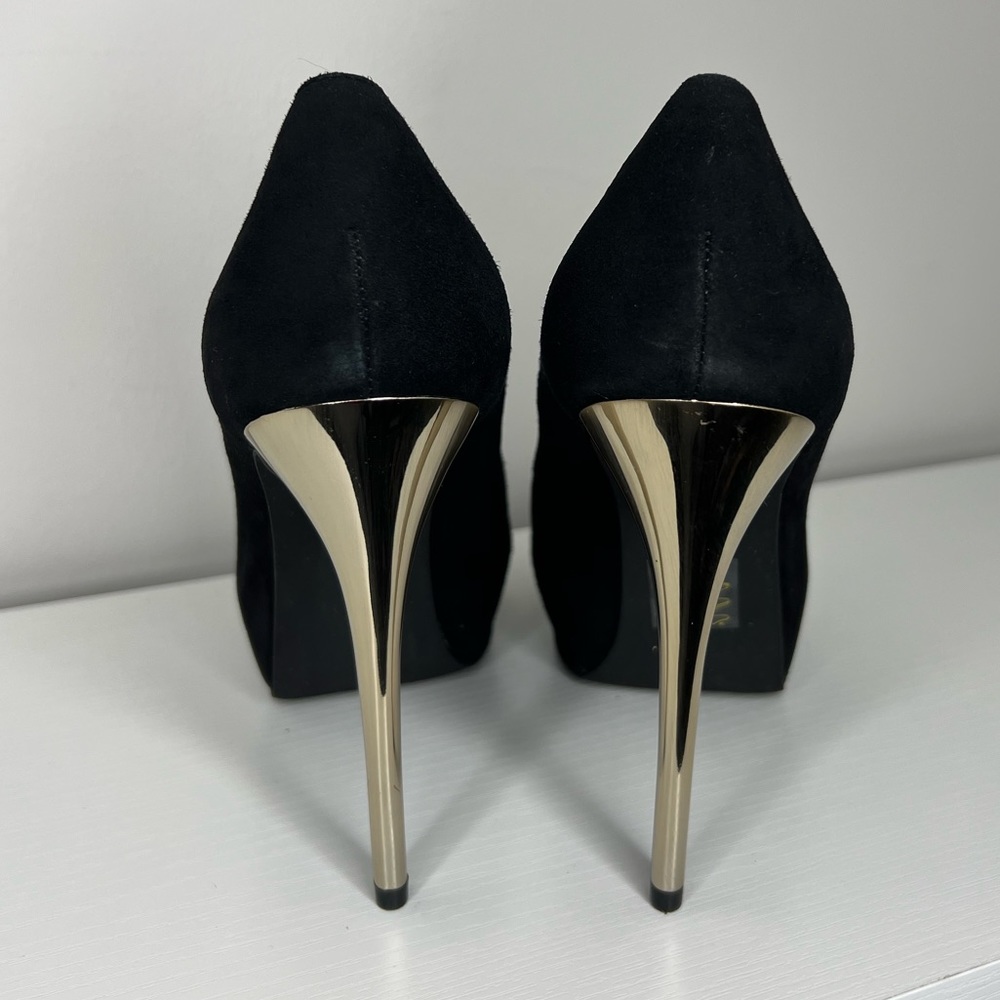 Michael Kors black suede peep toe pump with gold metallic heel. Size 9.5. New. - Picture 2 of 11